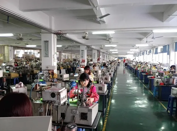 Inductor de potencia de bobina de estrangulamiento de modo común con base