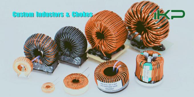 Filtro de línea toroidal con bobina de estrangulamiento de modo diferencial común